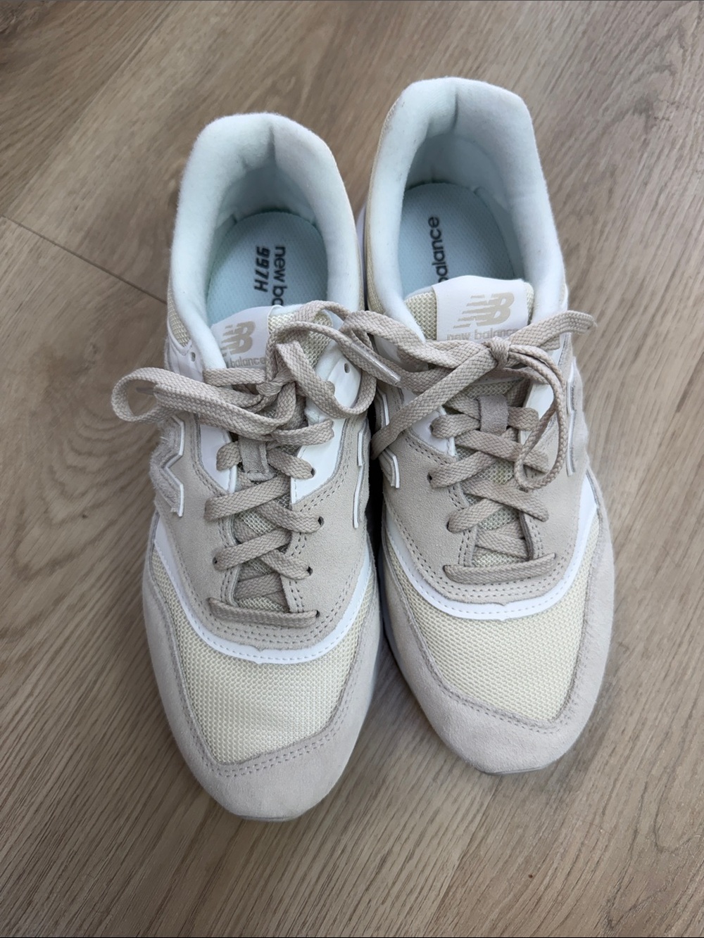 New Balance Women's Cream and Tan Retro Runner Sneakers